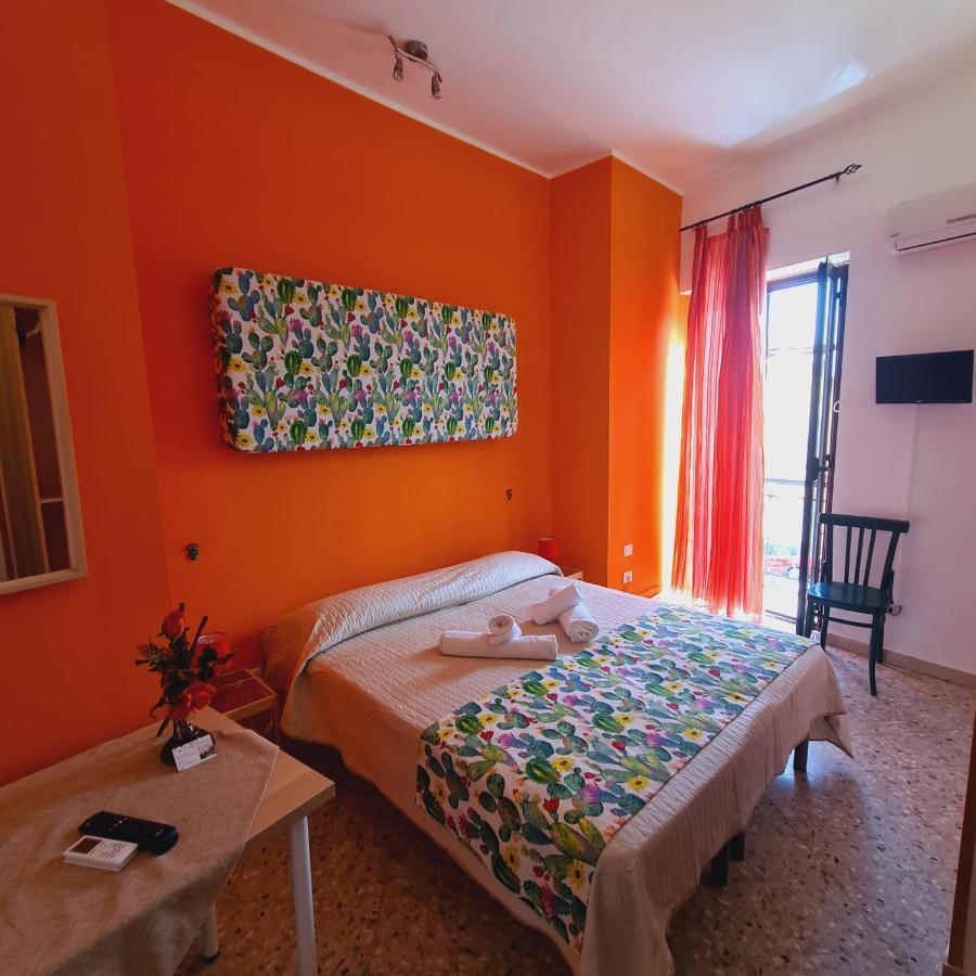 Due Passi Dal Centro Bed & Breakfast Marsala Exterior foto